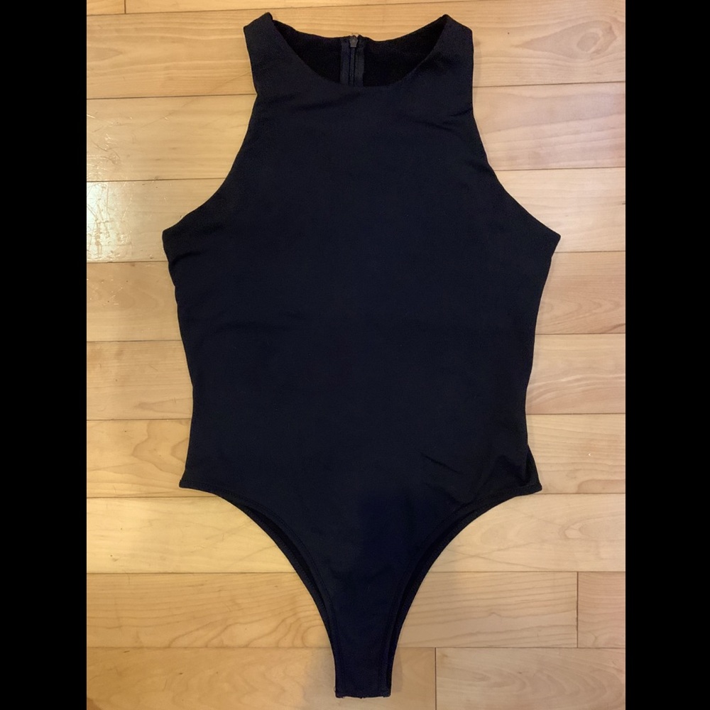 Black Body-con Bodysuit 🖤